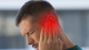 Dor na Articulação Temporomandibular, O que é Articulação Temporomandibular, Dor na Articulação Temporomandibular Disfunção Temporomandibular: Descubra sintomas, causas e tratamentos eficazes para aliviar a dor e melhorar sua qualidade de vida.