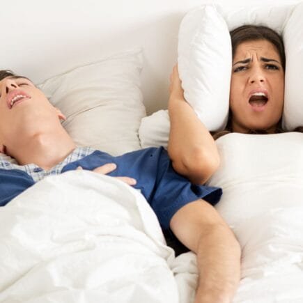 Roncar pode levar ao divórcio