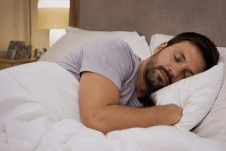 Qual tratamento para ronco é mais confortável para dormir